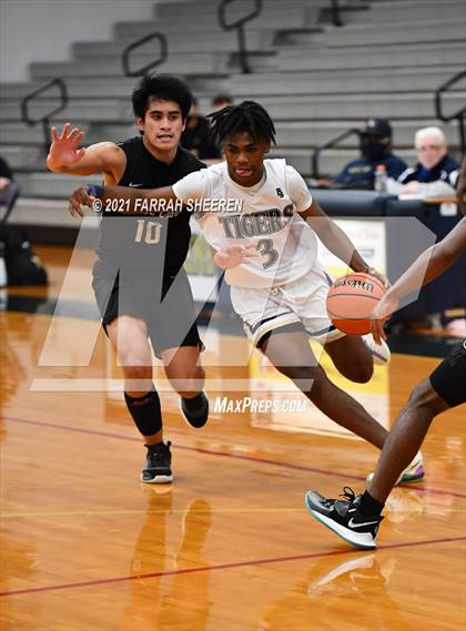 Thumbnail 1 in Klein Oak @ Klein Collins photogallery.