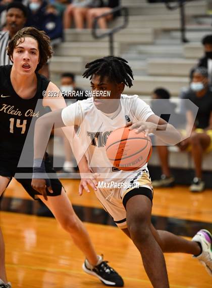 Thumbnail 2 in Klein Oak @ Klein Collins photogallery.