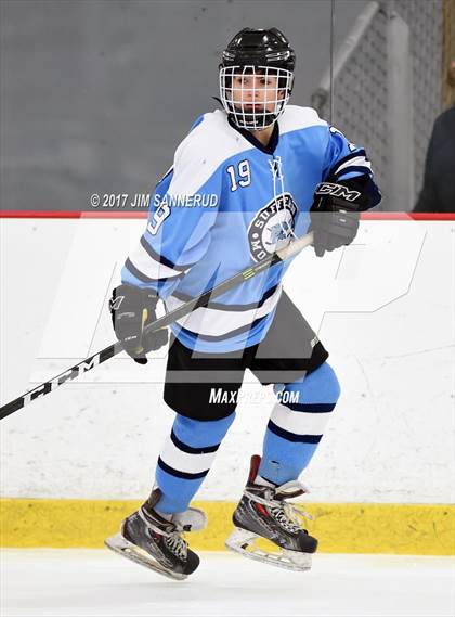 Thumbnail 3 in Mamaroneck vs. Suffern (Section 1 Division 1 Final) photogallery.