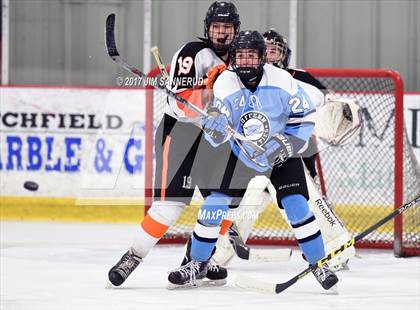 Thumbnail 2 in Mamaroneck vs. Suffern (Section 1 Division 1 Final) photogallery.