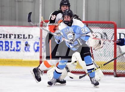 Thumbnail 3 in Mamaroneck vs. Suffern (Section 1 Division 1 Final) photogallery.
