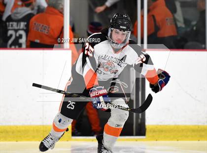 Thumbnail 2 in Mamaroneck vs. Suffern (Section 1 Division 1 Final) photogallery.