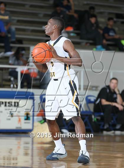 Thumbnail 2 in Plano East vs. Dawson (McDonald's Texas Invitational) photogallery.