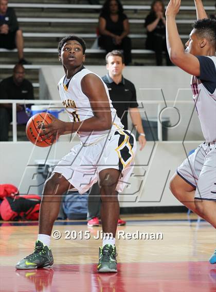 Thumbnail 1 in Plano East vs. Dawson (McDonald's Texas Invitational) photogallery.
