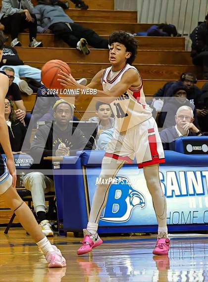 Thumbnail 3 in St. John The Baptist vs Wilton (New York Holiday Invitational) photogallery.