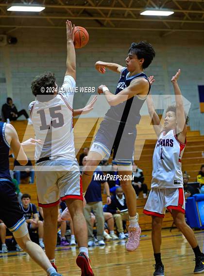 Thumbnail 3 in St. John The Baptist vs Wilton (New York Holiday Invitational) photogallery.