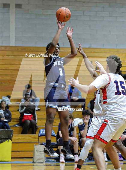 Thumbnail 3 in St. John The Baptist vs Wilton (New York Holiday Invitational) photogallery.