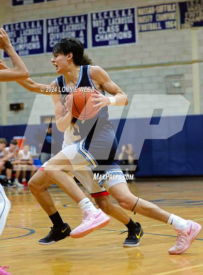Thumbnail 1 in St. John The Baptist vs Wilton (New York Holiday Invitational) photogallery.
