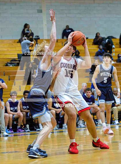 Thumbnail 3 in St. John The Baptist vs Wilton (New York Holiday Invitational) photogallery.