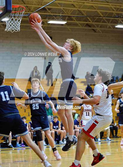Thumbnail 3 in St. John The Baptist vs Wilton (New York Holiday Invitational) photogallery.