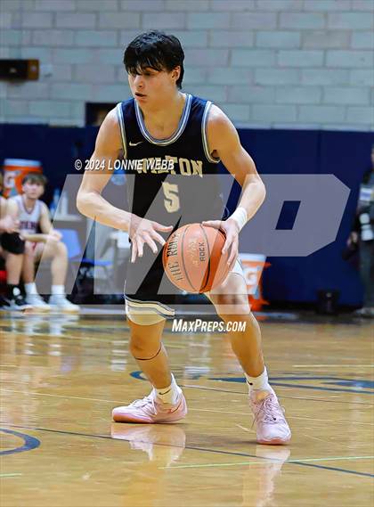 Thumbnail 3 in St. John The Baptist vs Wilton (New York Holiday Invitational) photogallery.