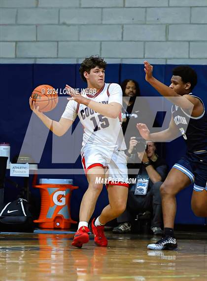 Thumbnail 3 in St. John The Baptist vs Wilton (New York Holiday Invitational) photogallery.