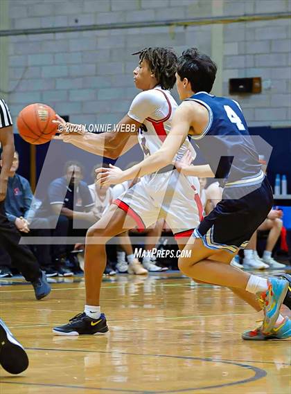 Thumbnail 3 in St. John The Baptist vs Wilton (New York Holiday Invitational) photogallery.