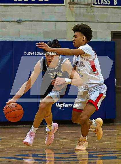 Thumbnail 3 in St. John The Baptist vs Wilton (New York Holiday Invitational) photogallery.
