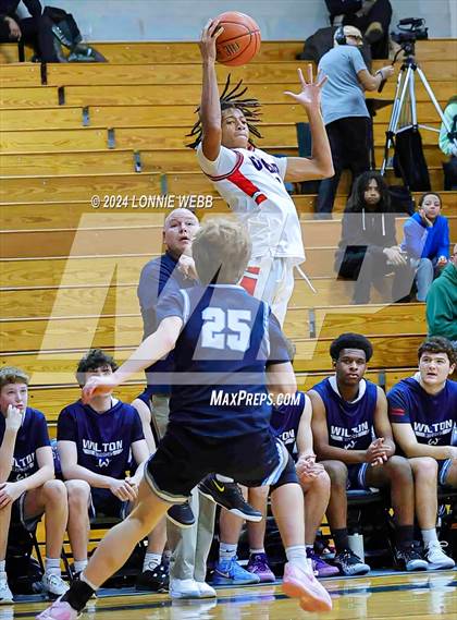 Thumbnail 1 in St. John The Baptist vs Wilton (New York Holiday Invitational) photogallery.