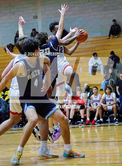 Thumbnail 2 in St. John The Baptist vs Wilton (New York Holiday Invitational) photogallery.