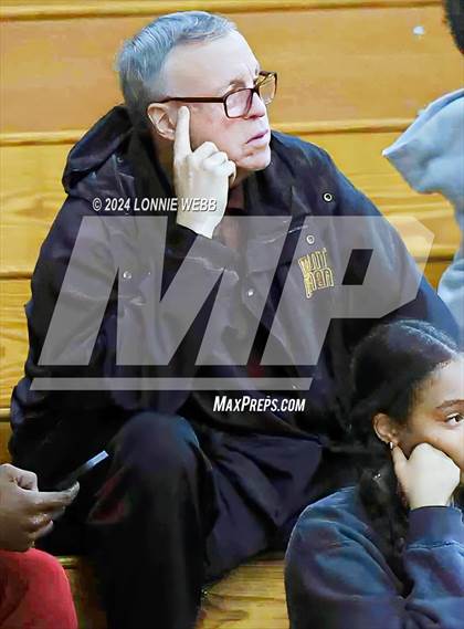 Thumbnail 1 in St. John The Baptist vs Wilton (New York Holiday Invitational) photogallery.