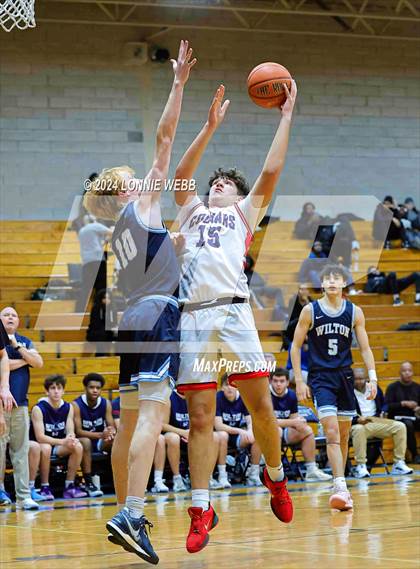 Thumbnail 2 in St. John The Baptist vs Wilton (New York Holiday Invitational) photogallery.