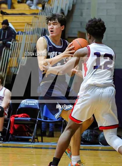 Thumbnail 3 in St. John The Baptist vs Wilton (New York Holiday Invitational) photogallery.