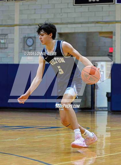 Thumbnail 3 in St. John The Baptist vs Wilton (New York Holiday Invitational) photogallery.
