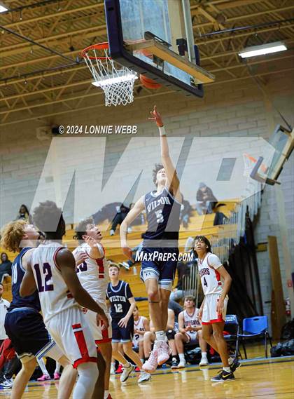 Thumbnail 1 in St. John The Baptist vs Wilton (New York Holiday Invitational) photogallery.