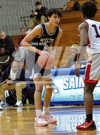 Thumbnail 2 in St. John The Baptist vs Wilton (New York Holiday Invitational) photogallery.
