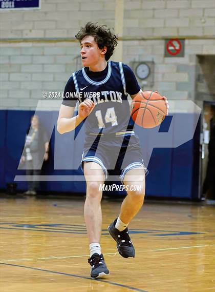 Thumbnail 2 in St. John The Baptist vs Wilton (New York Holiday Invitational) photogallery.