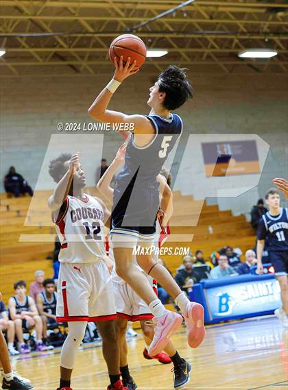 Thumbnail 2 in St. John The Baptist vs Wilton (New York Holiday Invitational) photogallery.