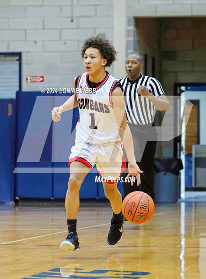 Thumbnail 1 in St. John The Baptist vs Wilton (New York Holiday Invitational) photogallery.