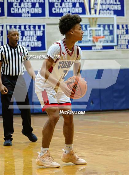 Thumbnail 3 in St. John The Baptist vs Wilton (New York Holiday Invitational) photogallery.