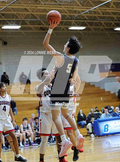 Thumbnail 3 in St. John The Baptist vs Wilton (New York Holiday Invitational) photogallery.
