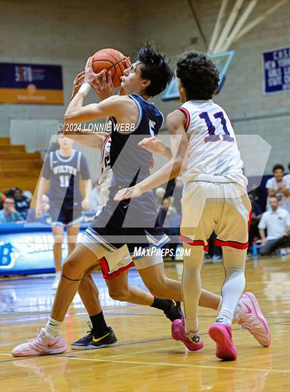 Thumbnail 3 in St. John The Baptist vs Wilton (New York Holiday Invitational) photogallery.
