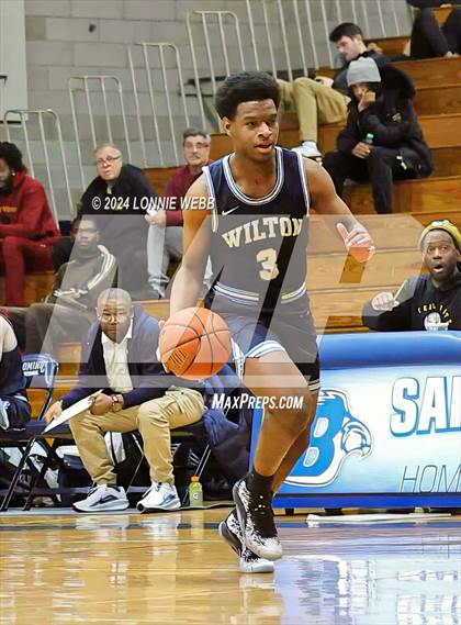 Thumbnail 2 in St. John The Baptist vs Wilton (New York Holiday Invitational) photogallery.
