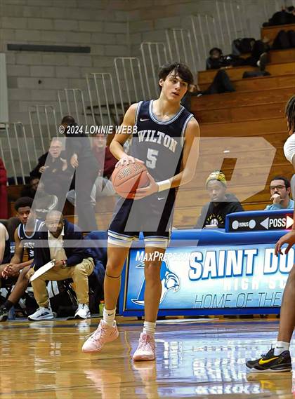 Thumbnail 1 in St. John The Baptist vs Wilton (New York Holiday Invitational) photogallery.