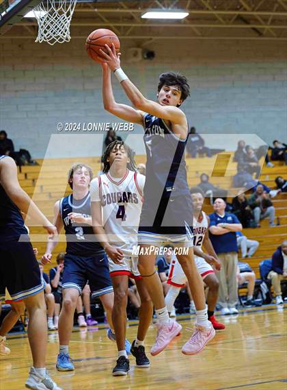 Thumbnail 1 in St. John The Baptist vs Wilton (New York Holiday Invitational) photogallery.