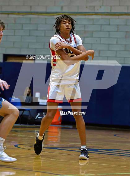 Thumbnail 2 in St. John The Baptist vs Wilton (New York Holiday Invitational) photogallery.