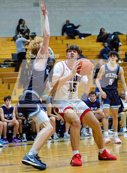 Thumbnail 2 in St. John The Baptist vs Wilton (New York Holiday Invitational) photogallery.