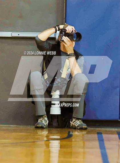 Thumbnail 3 in St. John The Baptist vs Wilton (New York Holiday Invitational) photogallery.