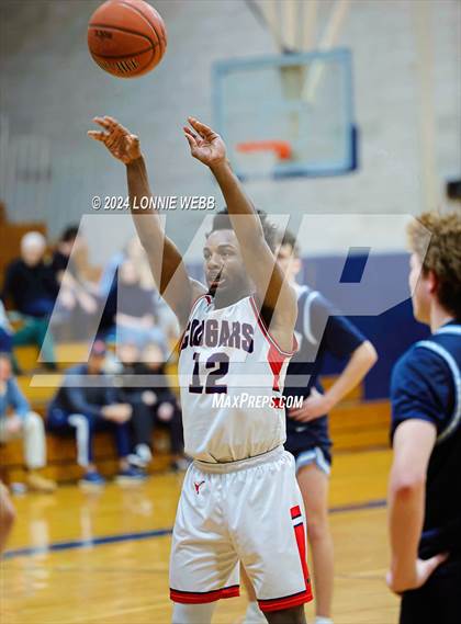 Thumbnail 1 in St. John The Baptist vs Wilton (New York Holiday Invitational) photogallery.