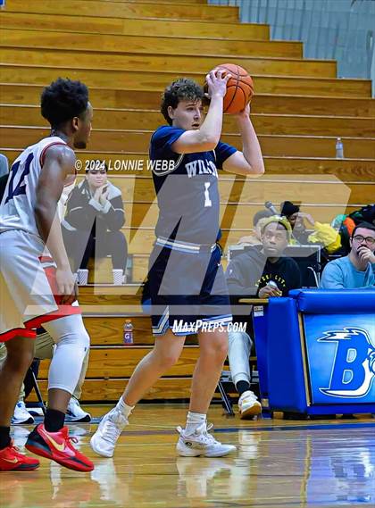 Thumbnail 1 in St. John The Baptist vs Wilton (New York Holiday Invitational) photogallery.