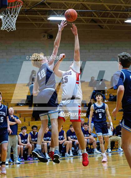 Thumbnail 1 in St. John The Baptist vs Wilton (New York Holiday Invitational) photogallery.