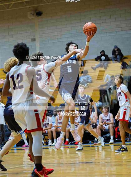 Thumbnail 2 in St. John The Baptist vs Wilton (New York Holiday Invitational) photogallery.