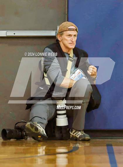 Thumbnail 2 in St. John The Baptist vs Wilton (New York Holiday Invitational) photogallery.