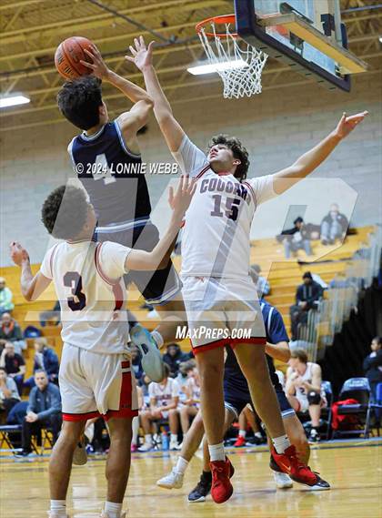 Thumbnail 2 in St. John The Baptist vs Wilton (New York Holiday Invitational) photogallery.