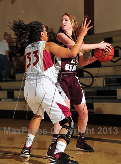Thumbnail 1 in Downey vs. Laguna Beach (MaxPreps Holiday Classic) photogallery.