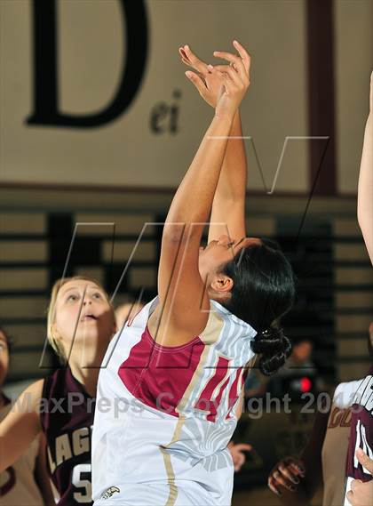 Thumbnail 3 in Downey vs. Laguna Beach (MaxPreps Holiday Classic) photogallery.