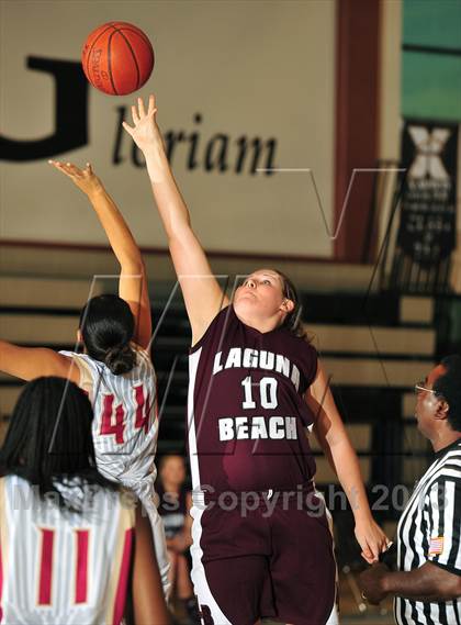 Thumbnail 1 in Downey vs. Laguna Beach (MaxPreps Holiday Classic) photogallery.