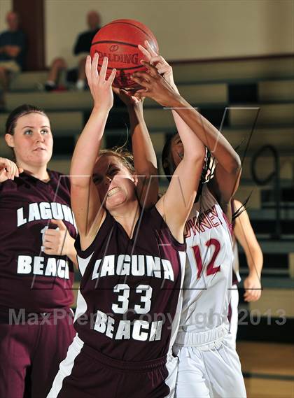 Thumbnail 1 in Downey vs. Laguna Beach (MaxPreps Holiday Classic) photogallery.