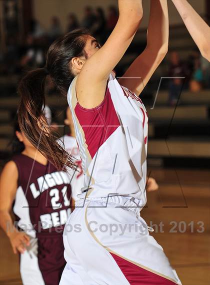 Thumbnail 2 in Downey vs. Laguna Beach (MaxPreps Holiday Classic) photogallery.