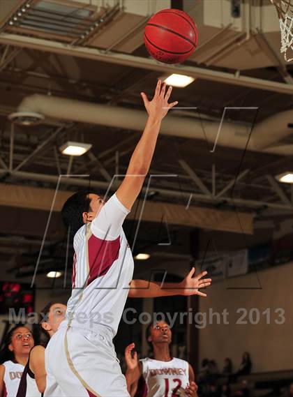 Thumbnail 2 in Downey vs. Laguna Beach (MaxPreps Holiday Classic) photogallery.